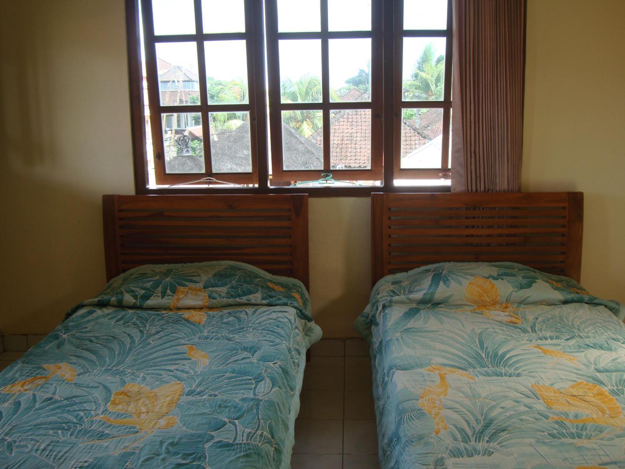 Gusti Home Stay Ubud Экстерьер фото