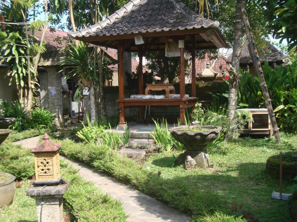 Gusti Home Stay Ubud Экстерьер фото